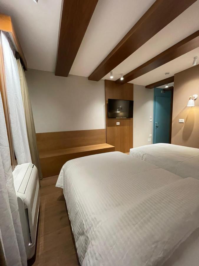 Palorto Traditional Hotel Gjirokastër Esterno foto